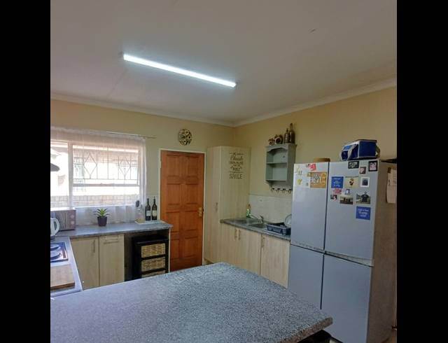 3 BEDROOM TOWNHOUSE FOR SALE IN RIVERSDALE